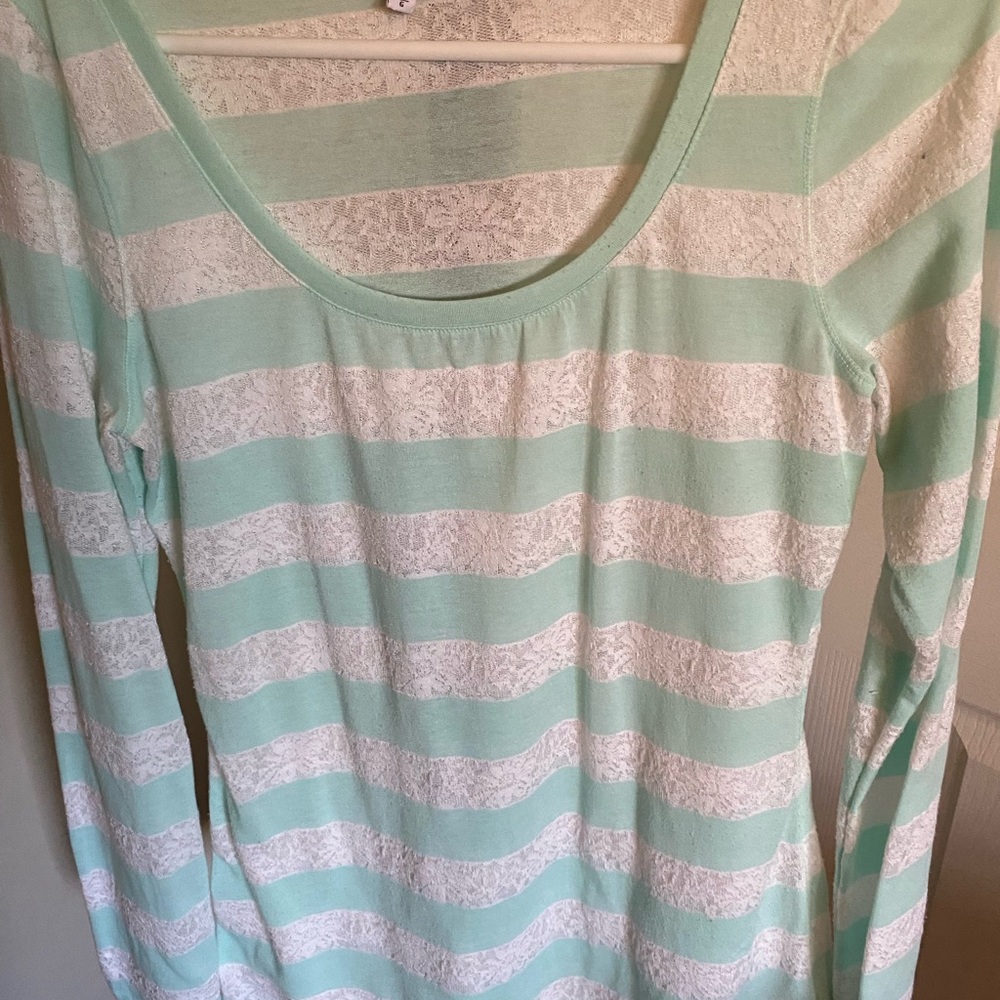 Express green & white lace top size L